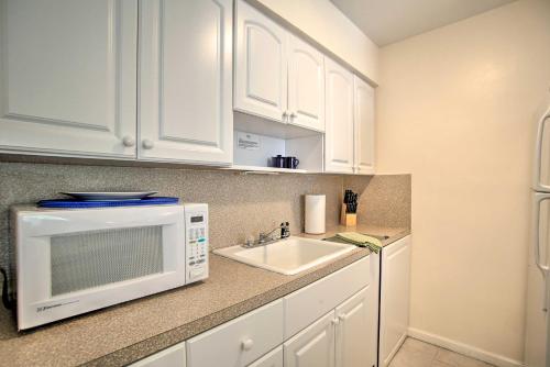 Coastal Pompano Beach Apt 1 Block to Ocean! - image 11
