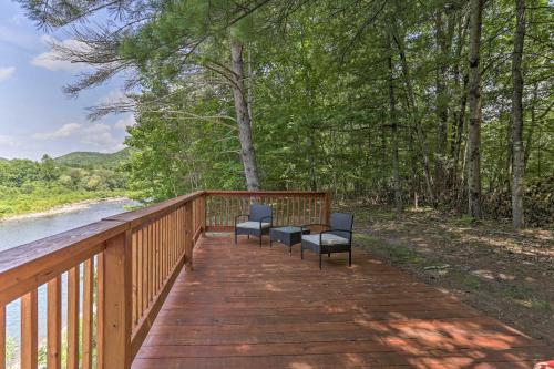 Facilităţi de recreere, Riverside Retreat in Catskill Mountains with Pool, Hot Tub & Game Room in Clarks Summit (PA)