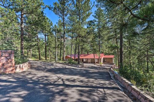 Cozy Mountain Retreat at the Base of Pikes Peak! in Cascade (CO)