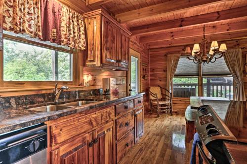 Pigeon Forge Cabin Retreat 1 Mi to Parkway! - image 8