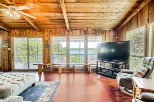 Lago Del Rey of Hudson Bend