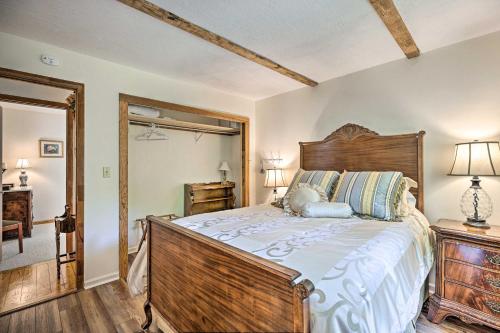 Charming Cottage Less Than 10 Mi to Wineries and Skiing!