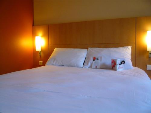 ibis Salon de Provence - image 6