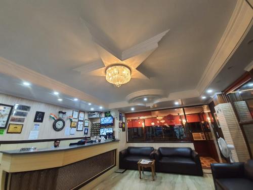 拉吉普爾之巔酒店 Hotel Rajpur Heights