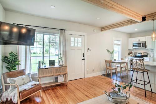 Charming Boho Retreat with Patio - 4 Mi to Dtwn - image 4