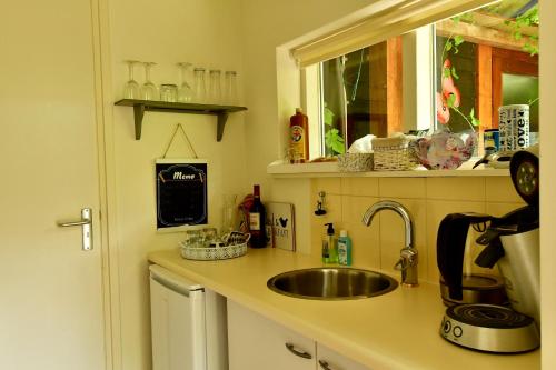 设施服务, 德菲尔德林旅馆 (De Veldeling) in 胡吉文