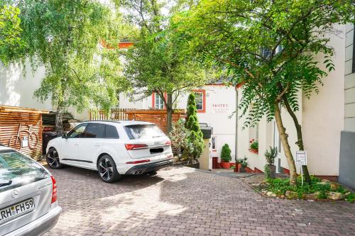 Hotel Am Schloss Biebrich - image 13