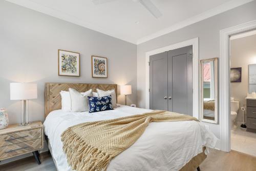The Cooper Suite at 122 Spring in Charleston, USA