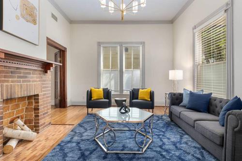 Home with Conference and Movie Rooms in Heart of Downtown