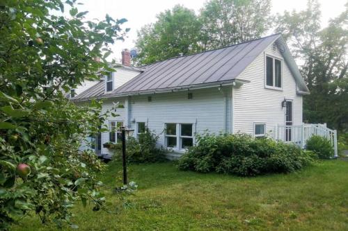 A szálláshely kívülről, L'Alcôve des Céramistes (L'Alcove des Ceramistes) in Shefford (QC)
