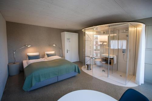 2 twin beds
