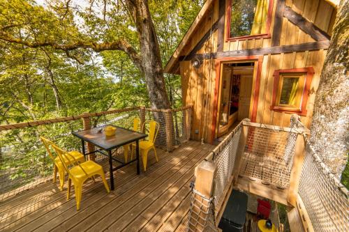 Cabanes dans les arbres avec spa Lot et Dordogne