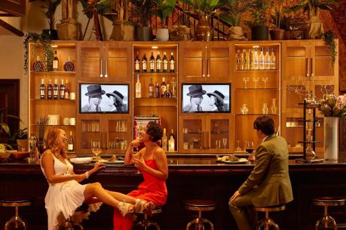 Hotel Le Soleil by Executive Hotels - image 4