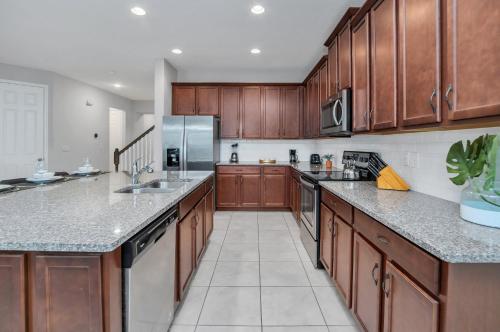 Near Disney - 9BR Resort Mansion - Private Pool Hot Tub and BBQ! - image 7