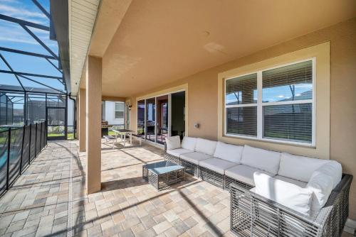 Near Disney - 9BR Resort Mansion - Private Pool Hot Tub and BBQ! - image 10