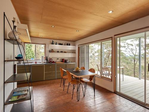 Tree Tops, Mount Wilson (photo 3)