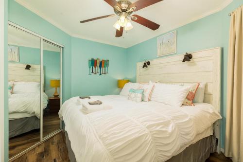Island Sand - Right Across From Seawall Beach 3 Pools Hot Tub Dog Friendly! - image 7