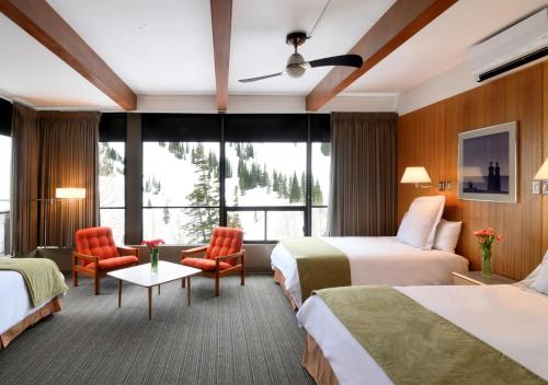 Family Room with Mountain View