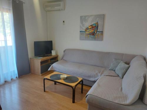 Apartments Elizabeta in Draga Bašćanska