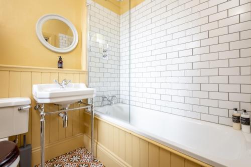 Huntsmore House - Central Period Townhouse
