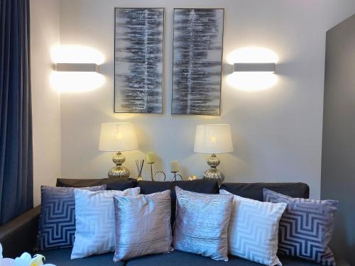 Newpointe Stunning 1-bedroom Serviced Apartment