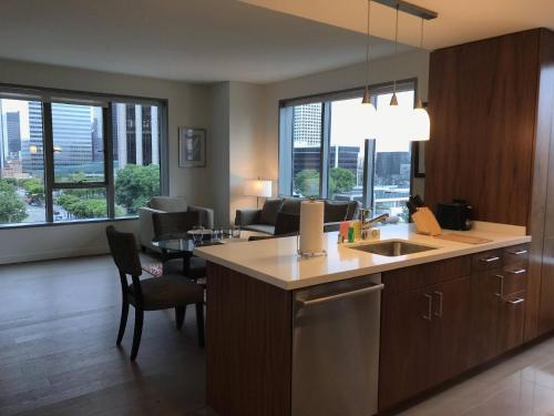 Gorham Ave Los Angeles 30 Day Stays - image 2