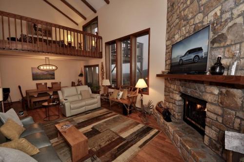 The Crest 200C condo in Sugar Mountain, USA