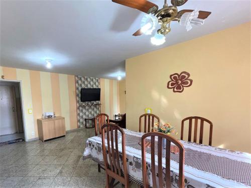 Three-Bedroom Apartment room in Rental Home Praia Grande