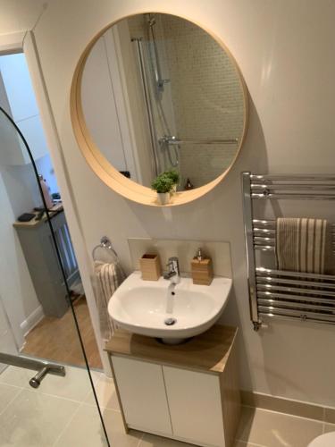 Beach Heights - Modern Apt - Stunning Location