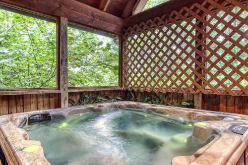 Mountainside Getaway - image 7
