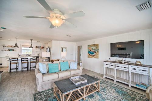 Sunny Gulf Shores Haven 3 Mi to Fort Morgan! - image 3