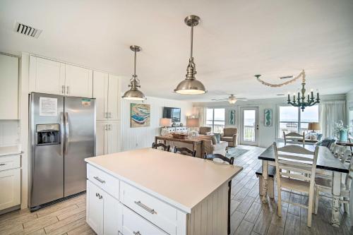 Sunny Gulf Shores Haven, 3 Mi to Fort Morgan! in Fort Morgan