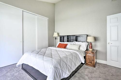Sunny Woodland Hills Apt with Private Hot Tub! - image 8