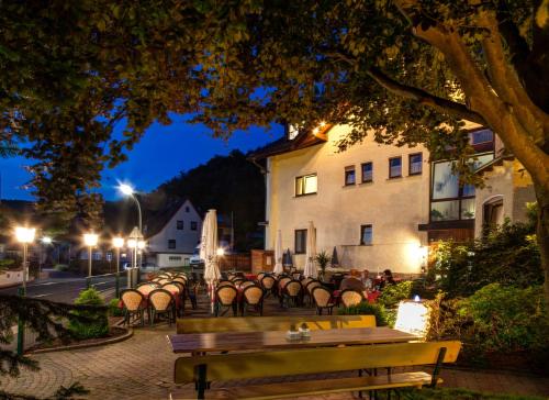 Indgang, Zum Wiesengrund in Heimbuchenthal