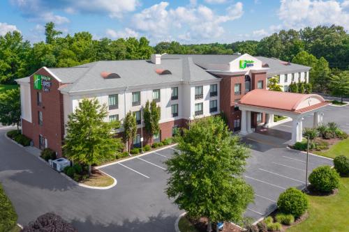 Holiday Inn Express - Tullahoma