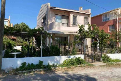 Deniz Manzaralı, 4 Odalı Şirin Villa