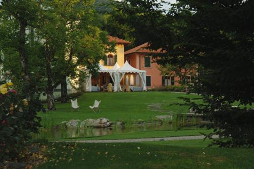 B&B Pellio Inferiore - La Locanda Del Notaio - Bed and Breakfast Pellio Inferiore