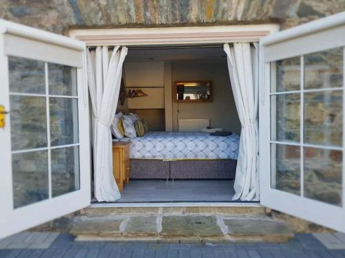 Magical 3-Bed Stone Built Cottage - Sleeps 6