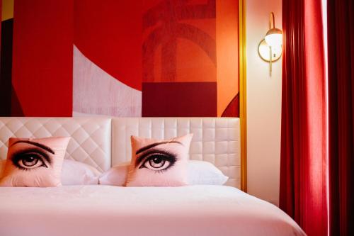 Angad Arts Hotel - image 12