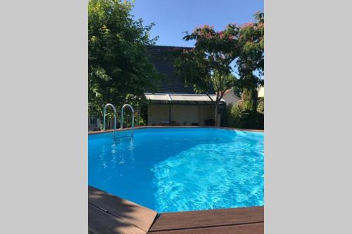 Maison avec piscine au calme gîte à louer Brive-la-Gaillarde