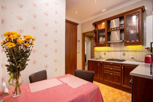 2 bedroom apartment town center - image 13