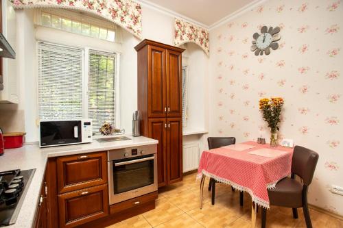 2 bedroom apartment town center - image 10