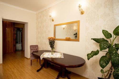 2 bedroom apartment town center - image 3