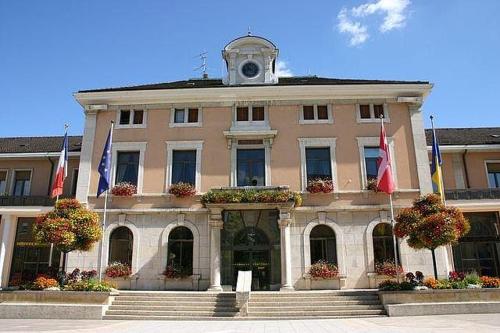 SOBNB REIGNIER - Spacieux appartement centre ville Reignier