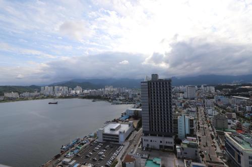 Sunrise Hotelデラックス パーシャル マウンテンビュールーム（床下暖房オンドル付き）