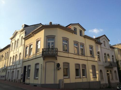 Großes und helles Innenstadt Apartment - Ferienwohnung - Bad Homburg vor der Höhe