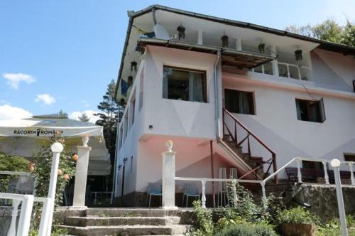 Cabana Cerbu Johana
