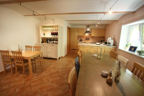 Comida y bebida, Winzerzimmer - Weingut Tinhof in Eisenstadt