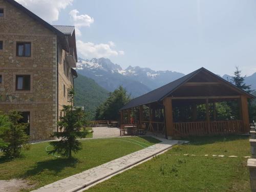 Hotel Margjeka - image 9
