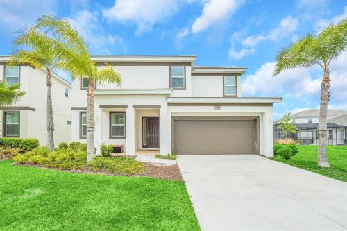 6BR Resort Home - Near Disney - Private Pool and Hot Tub! - main image